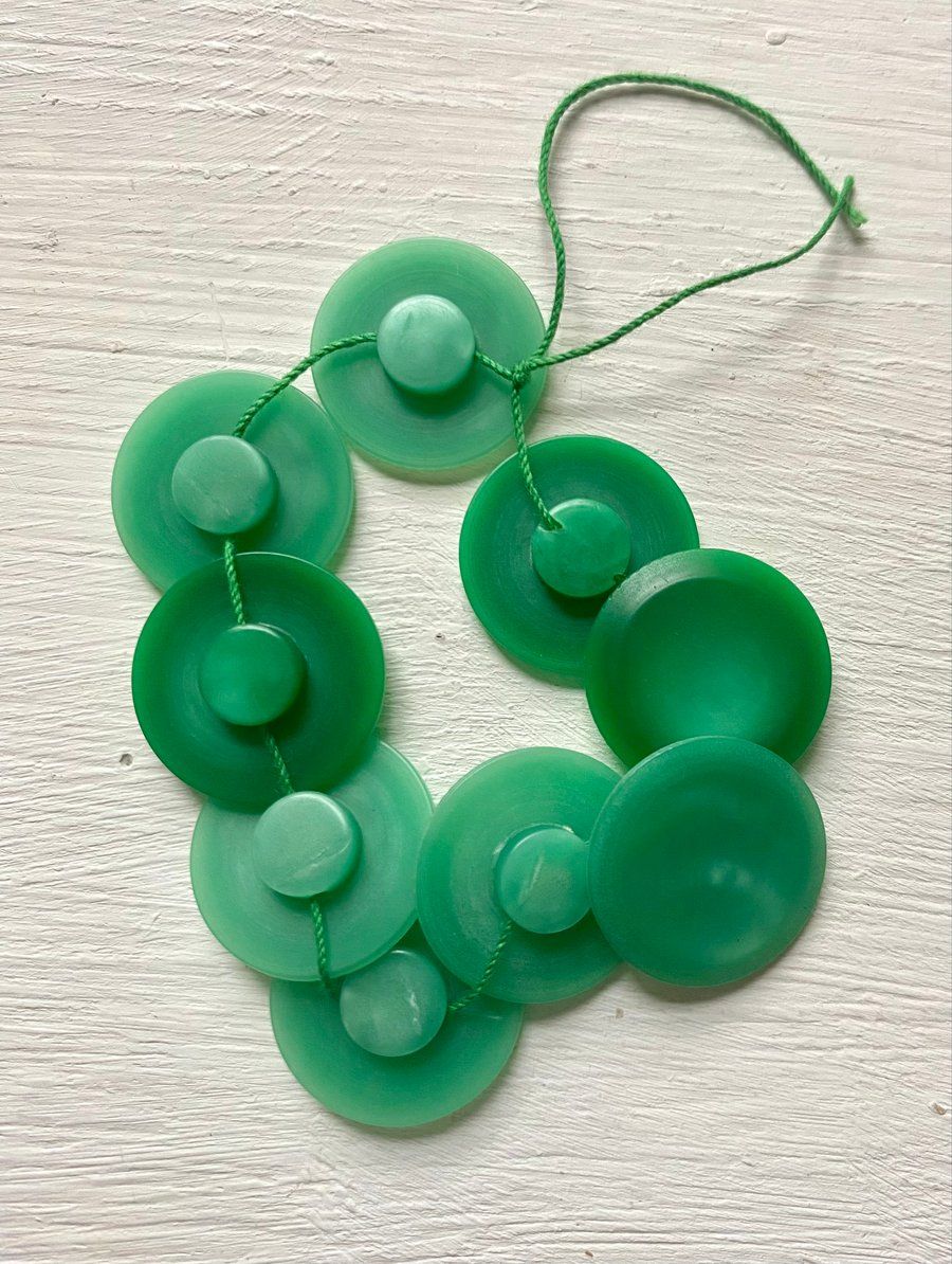 9 green vintage buttons with shank 2cm diameter 1017672847069487633