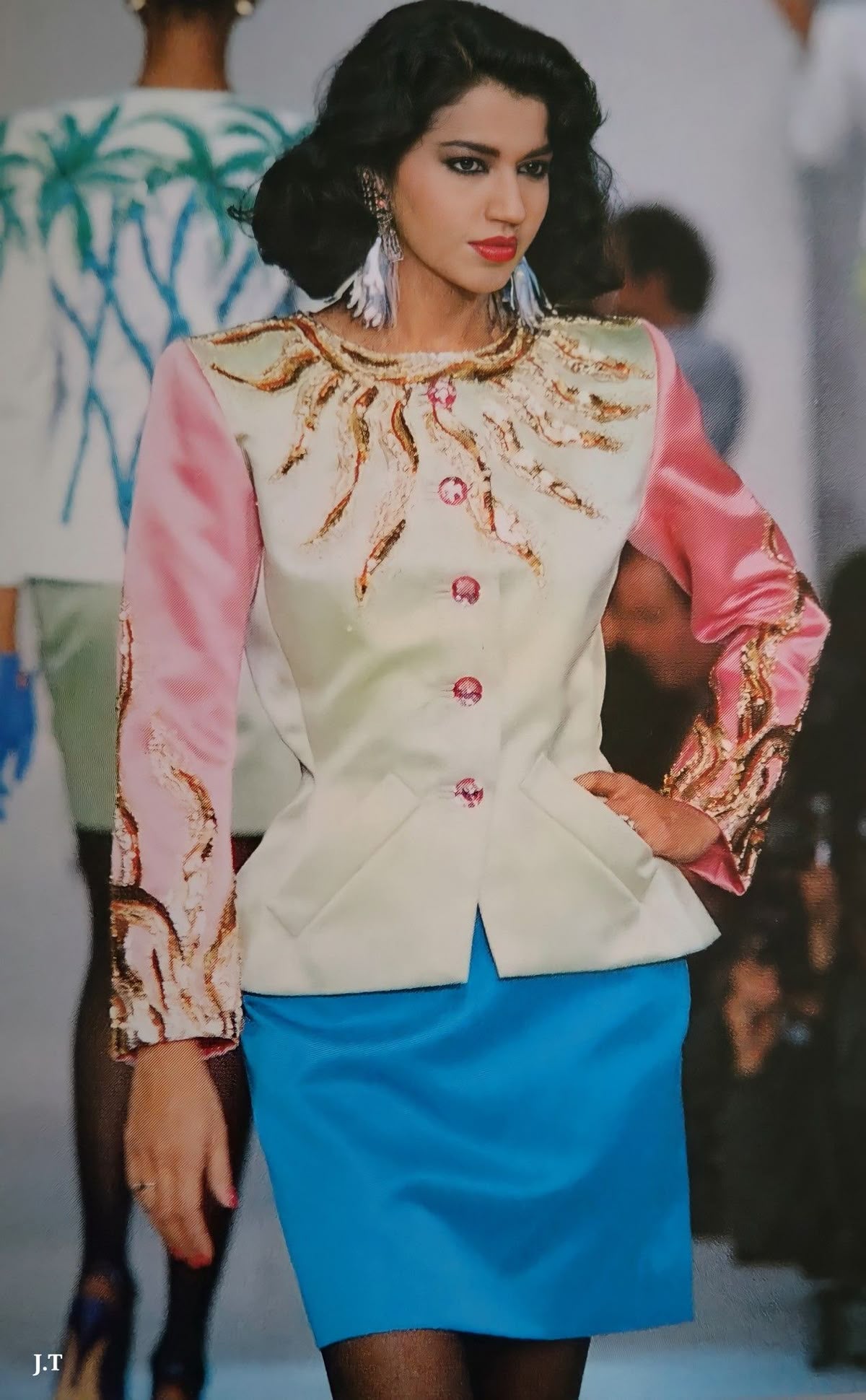 Yves Saint Laurent rive gauche printemps/été 1988.
Photographie de Oishi/ Cristaldi/ Decros. 1017672847065555218