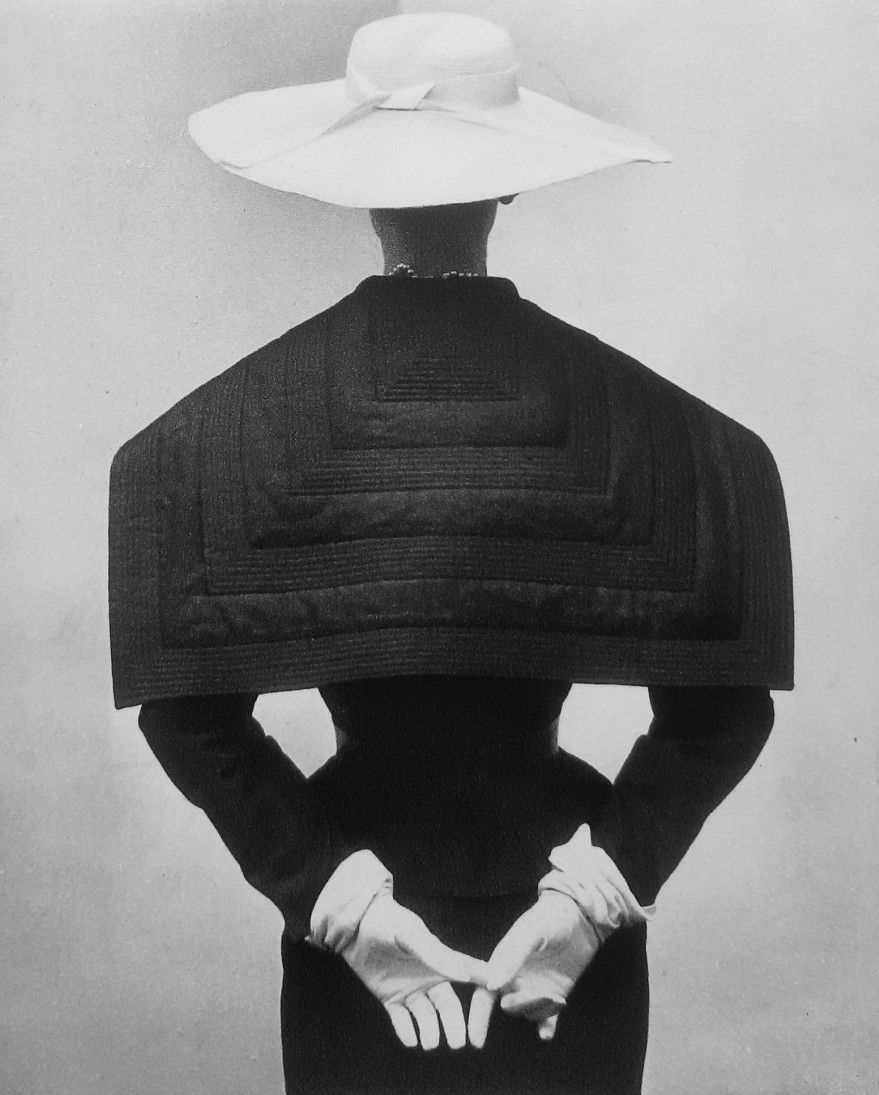 Jeanne Lanvin-Castillo 
Collection Haute Couture 
Printemps / Eté 1952 1017672847071051951
