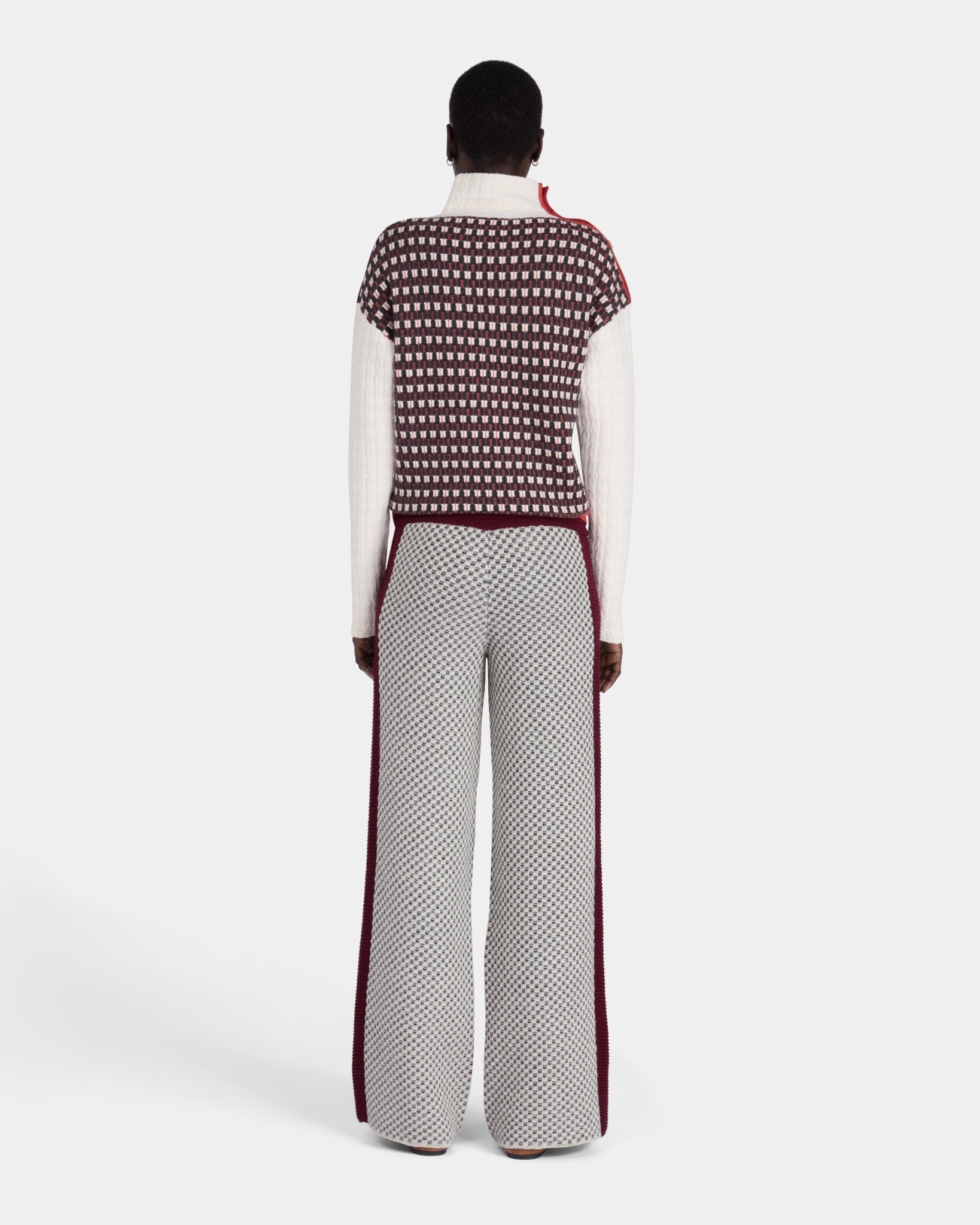 GRAPHIC TURTLENECK SWEATER