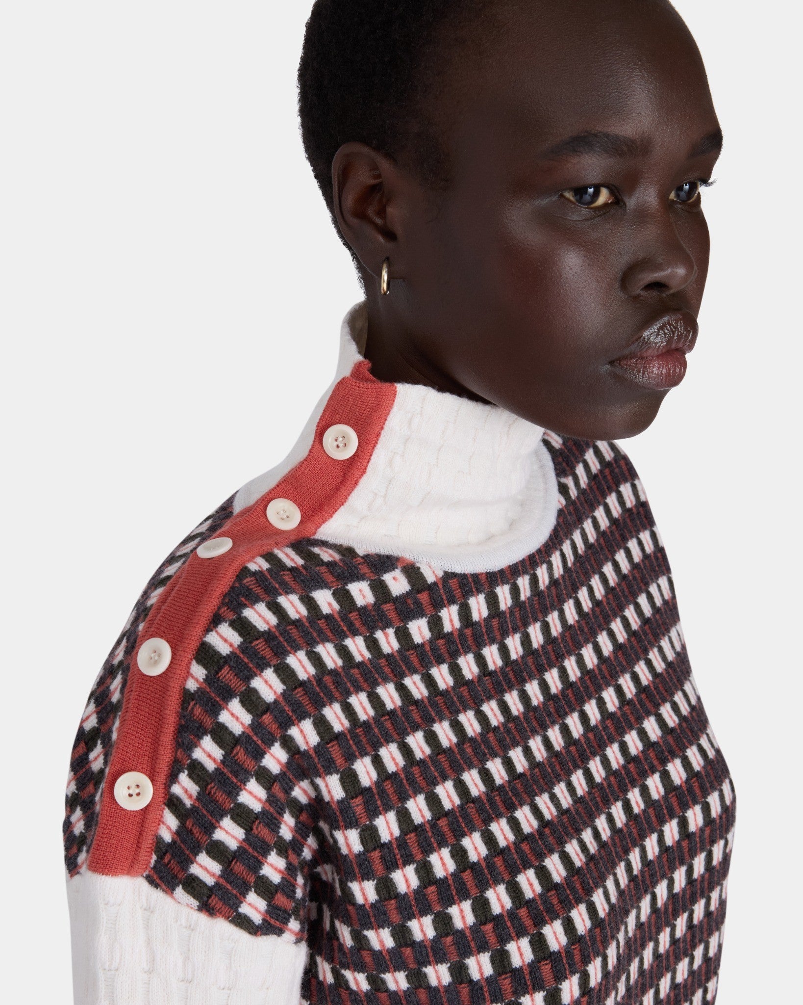GRAPHIC TURTLENECK SWEATER