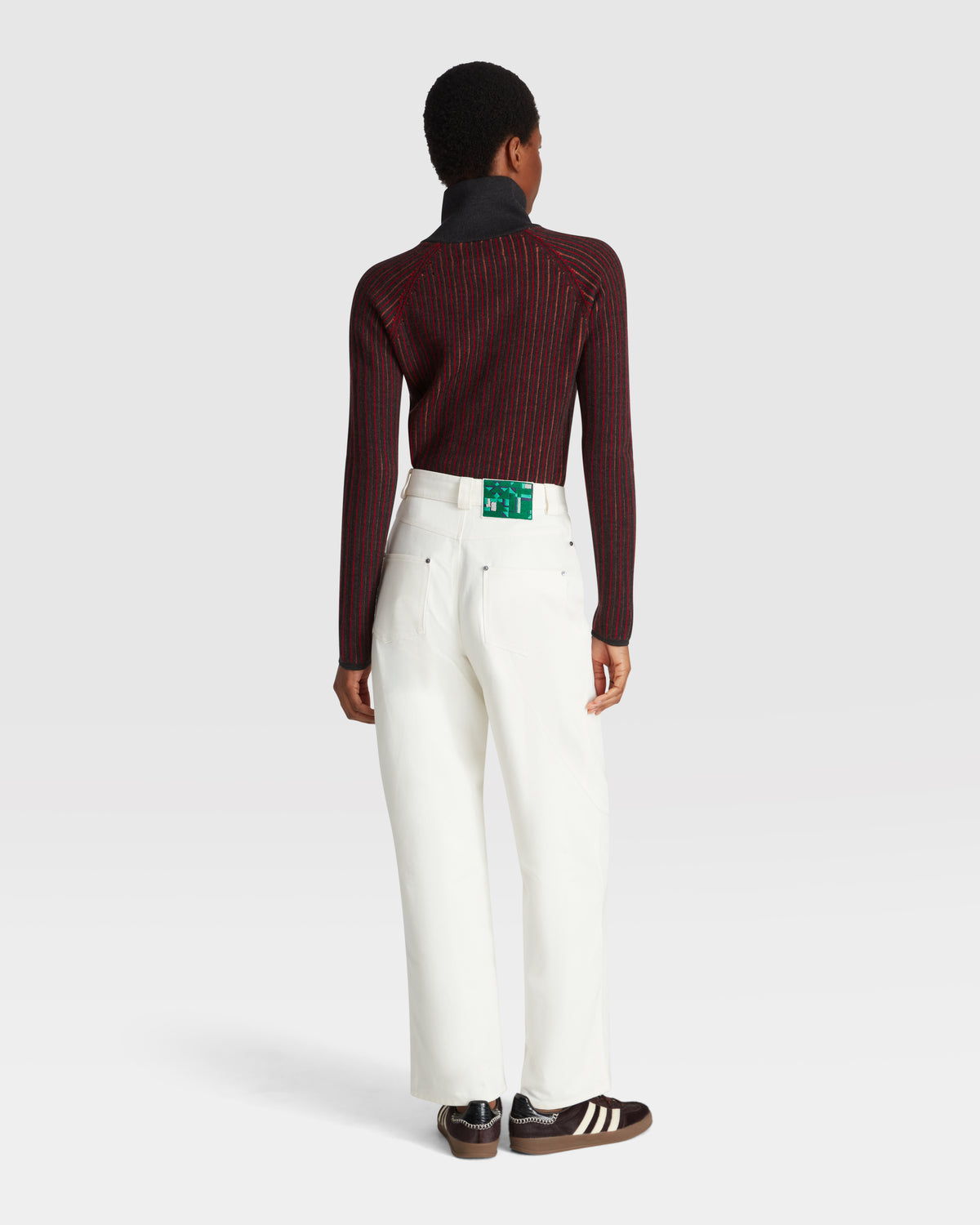 STRAIGHT LEG JEANS